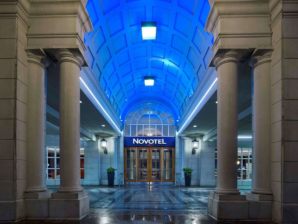 undefined Novotel Toronto Centre 7