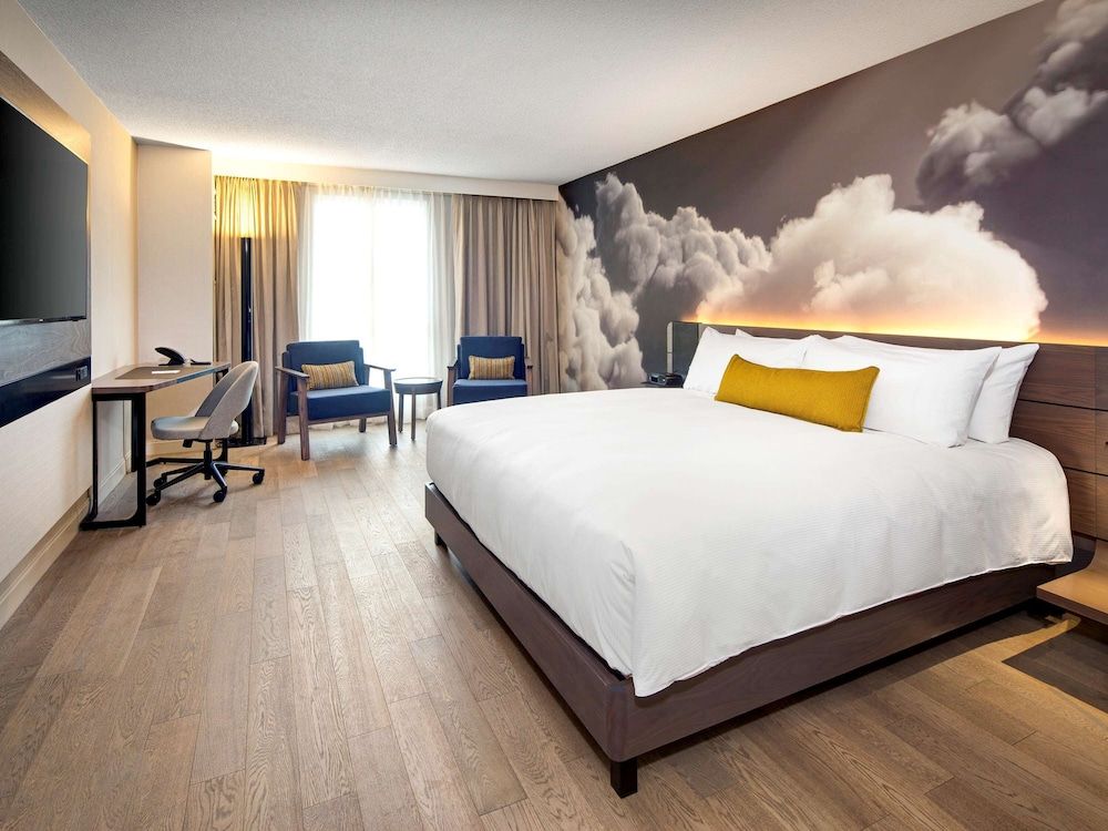undefined Novotel Toronto Centre 3