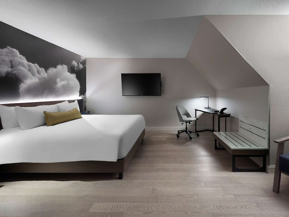 undefined Novotel Toronto Centre 10