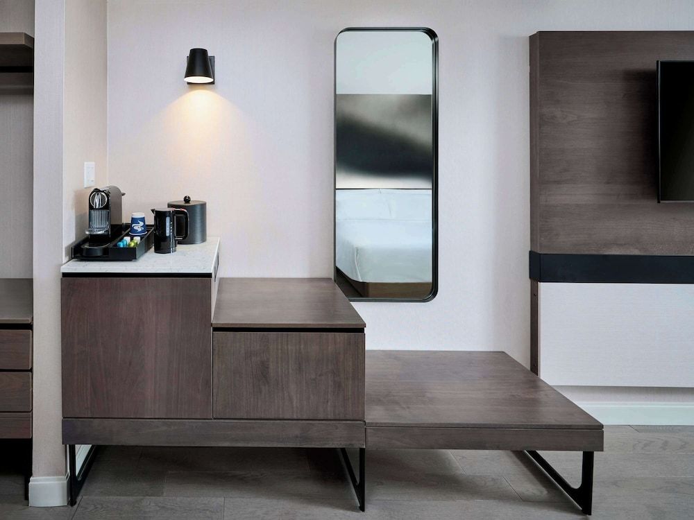 undefined Novotel Toronto Centre 4