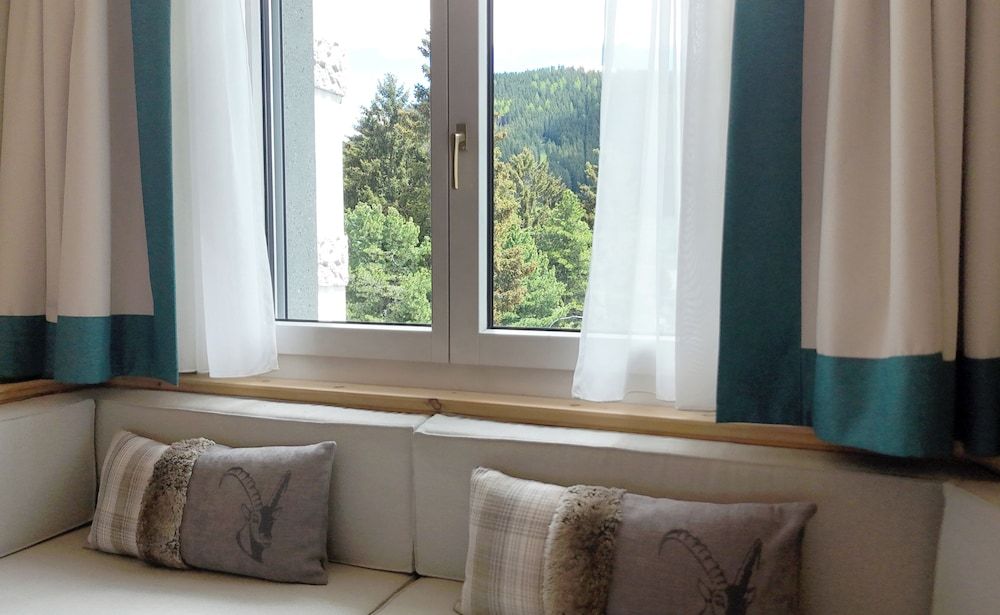 Hotel Seehof Davos Suite 7