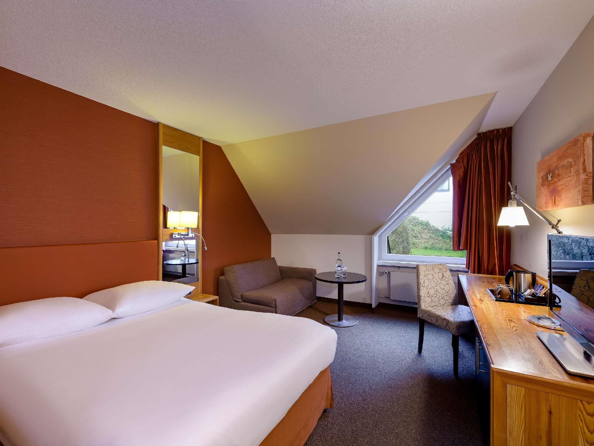Standard Room with 1 Queen Bed