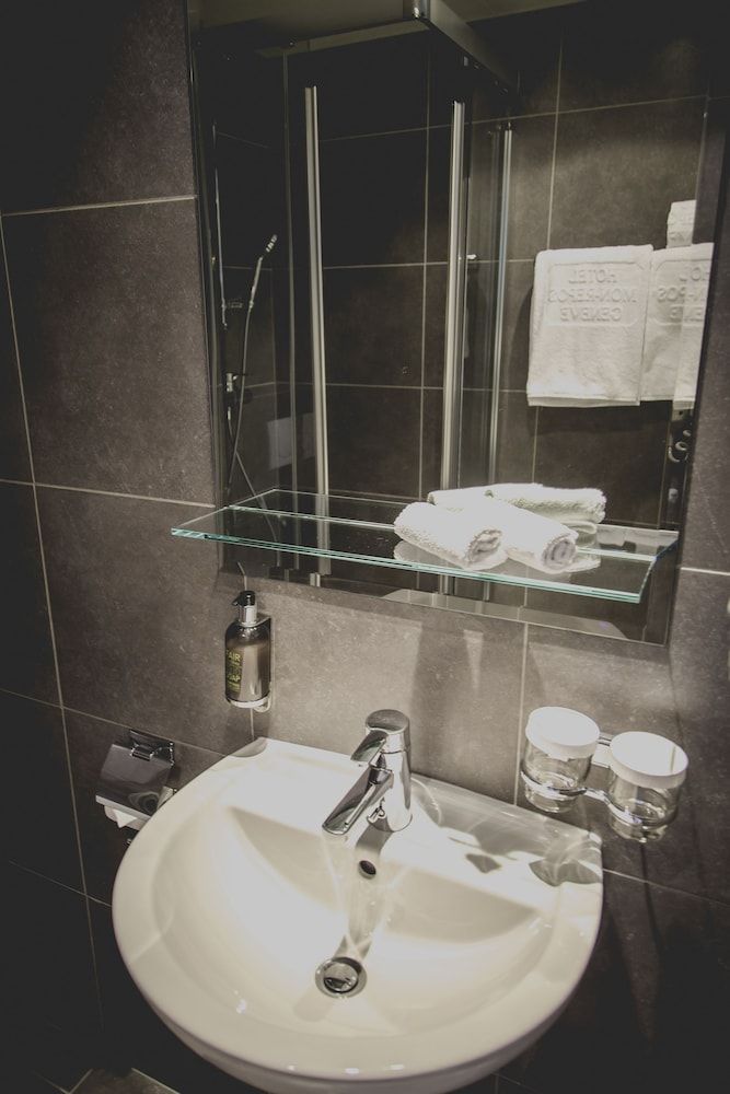 Hotel Mon Repos Comfort Room 4