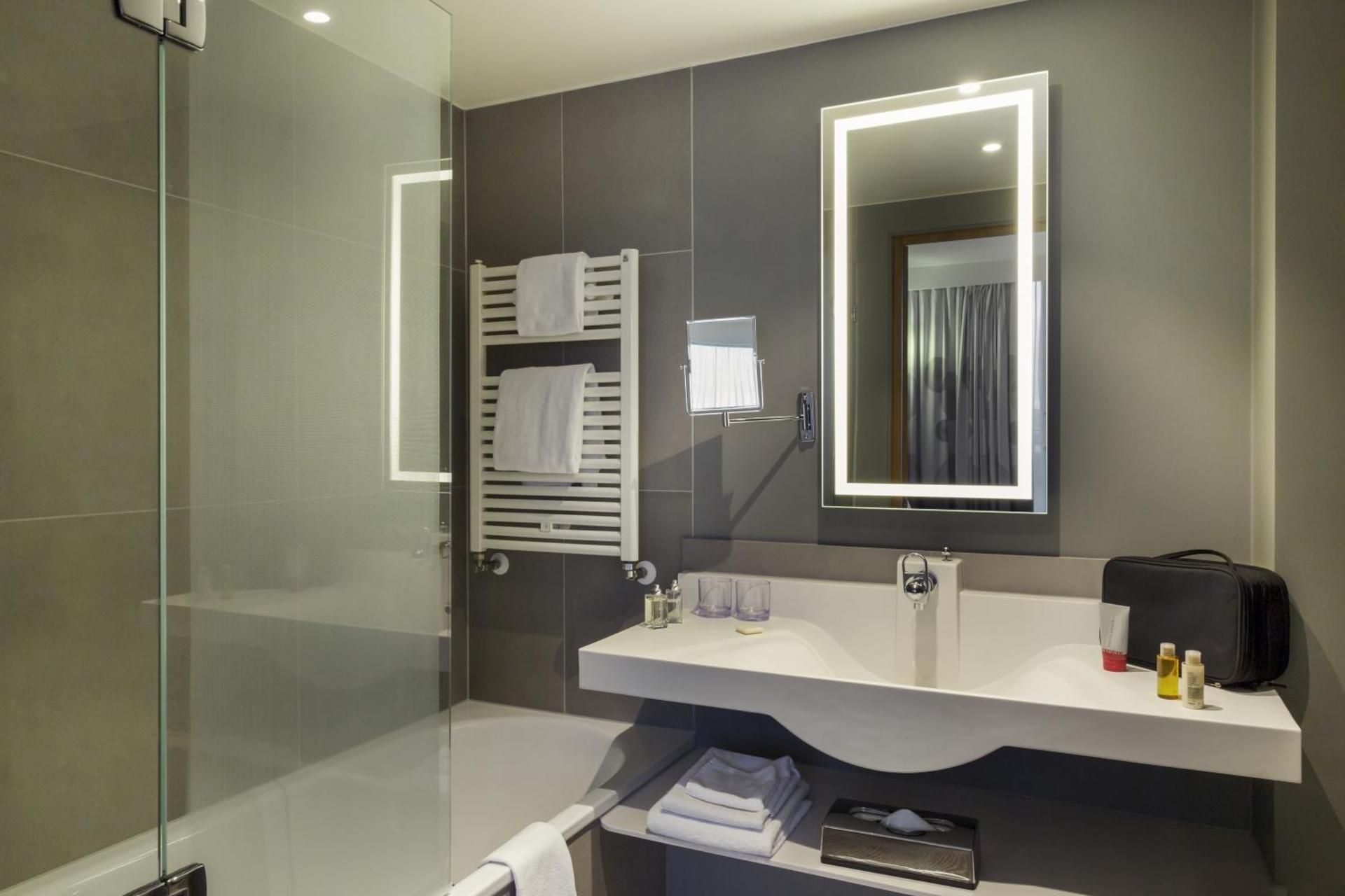 Executive Room with 1 double bed for up to 2 ad ults