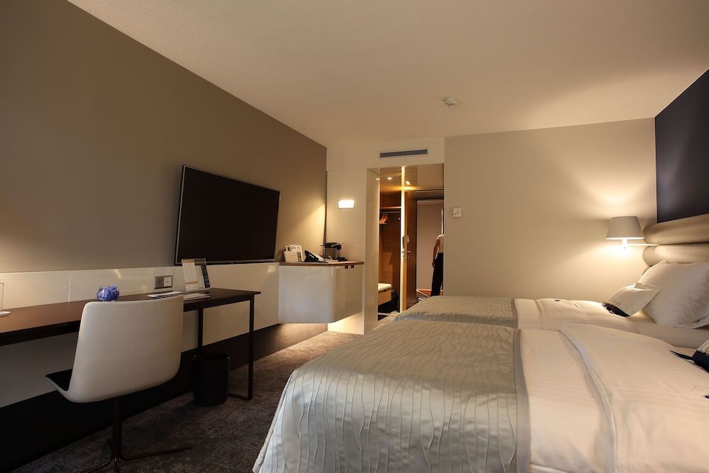 Mövenpick Hotel Lausanne Superior Twin Room, 2 Twin Beds 4