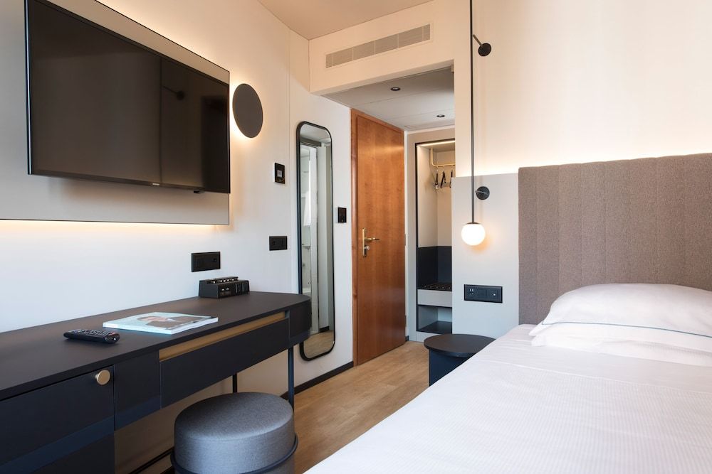 undefined LUGANODANTE Boutique & Lifestyle Hotel 3