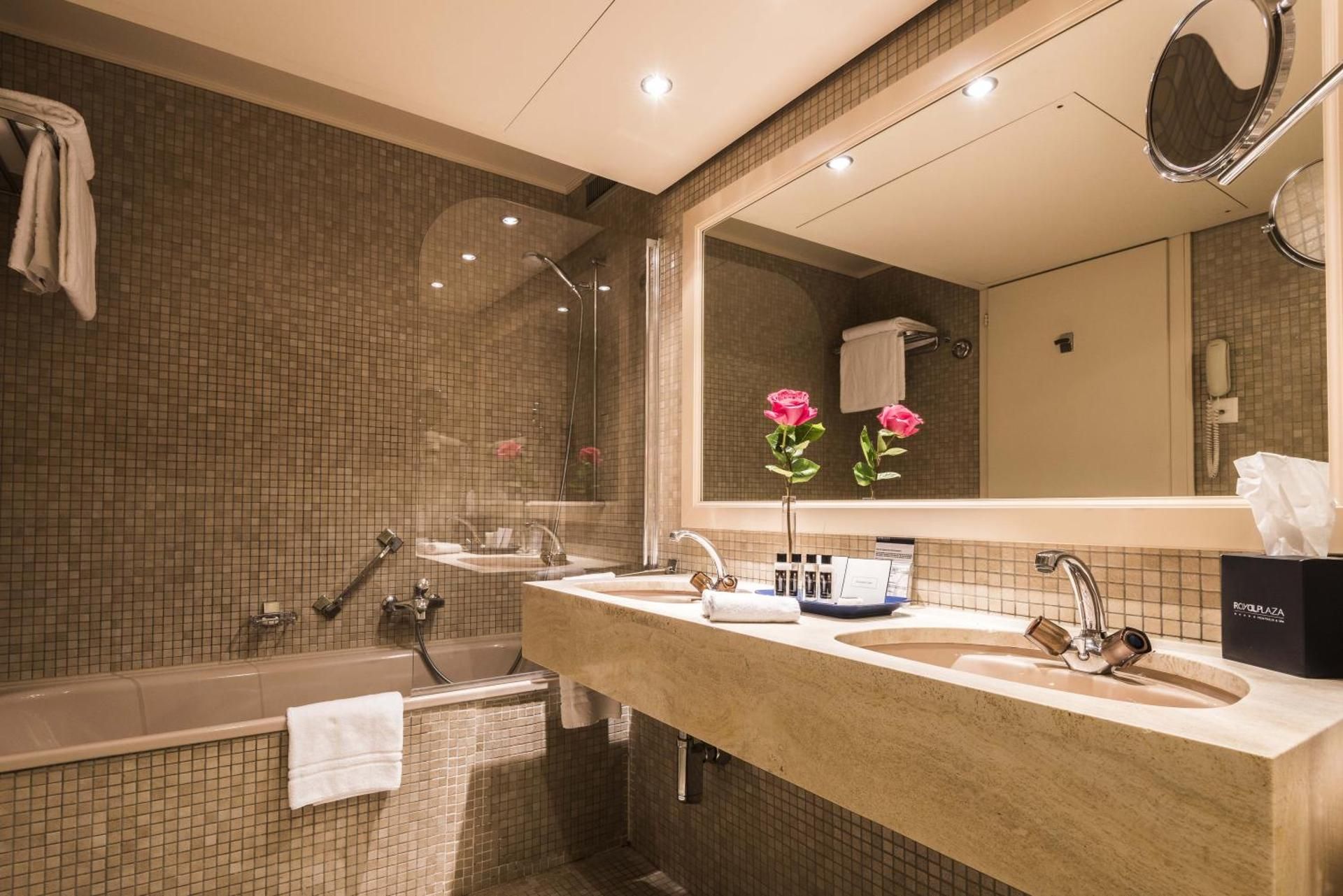 Junior Suite with Balcony and Lake View