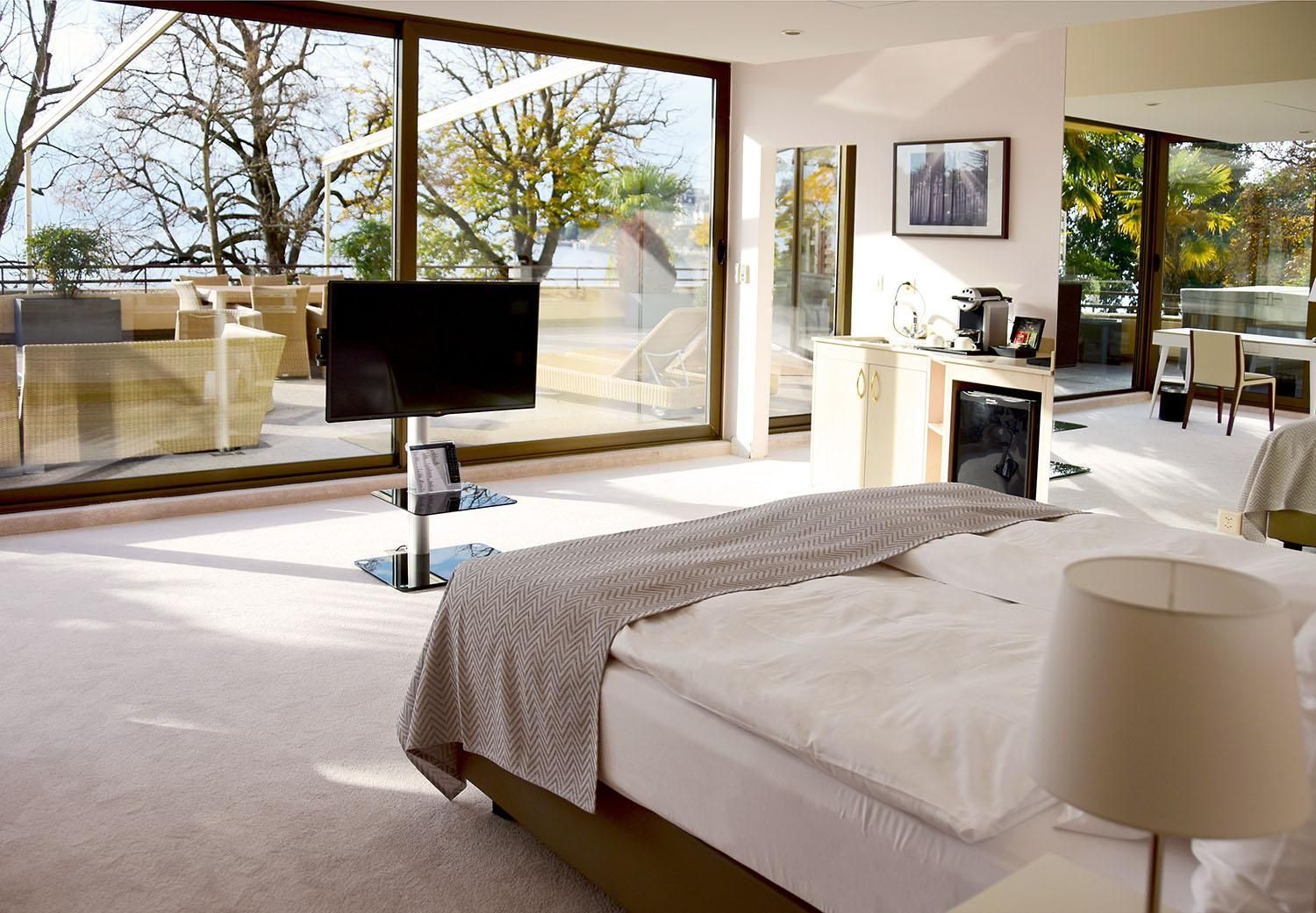 Royal Suite with Lake View and Terrace