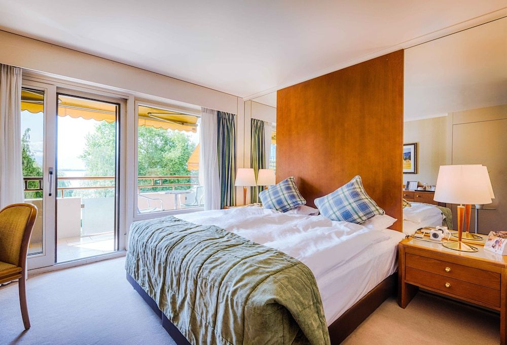 Royal Plaza Montreux Standard Twin Room, Balcony, Lakeside 2