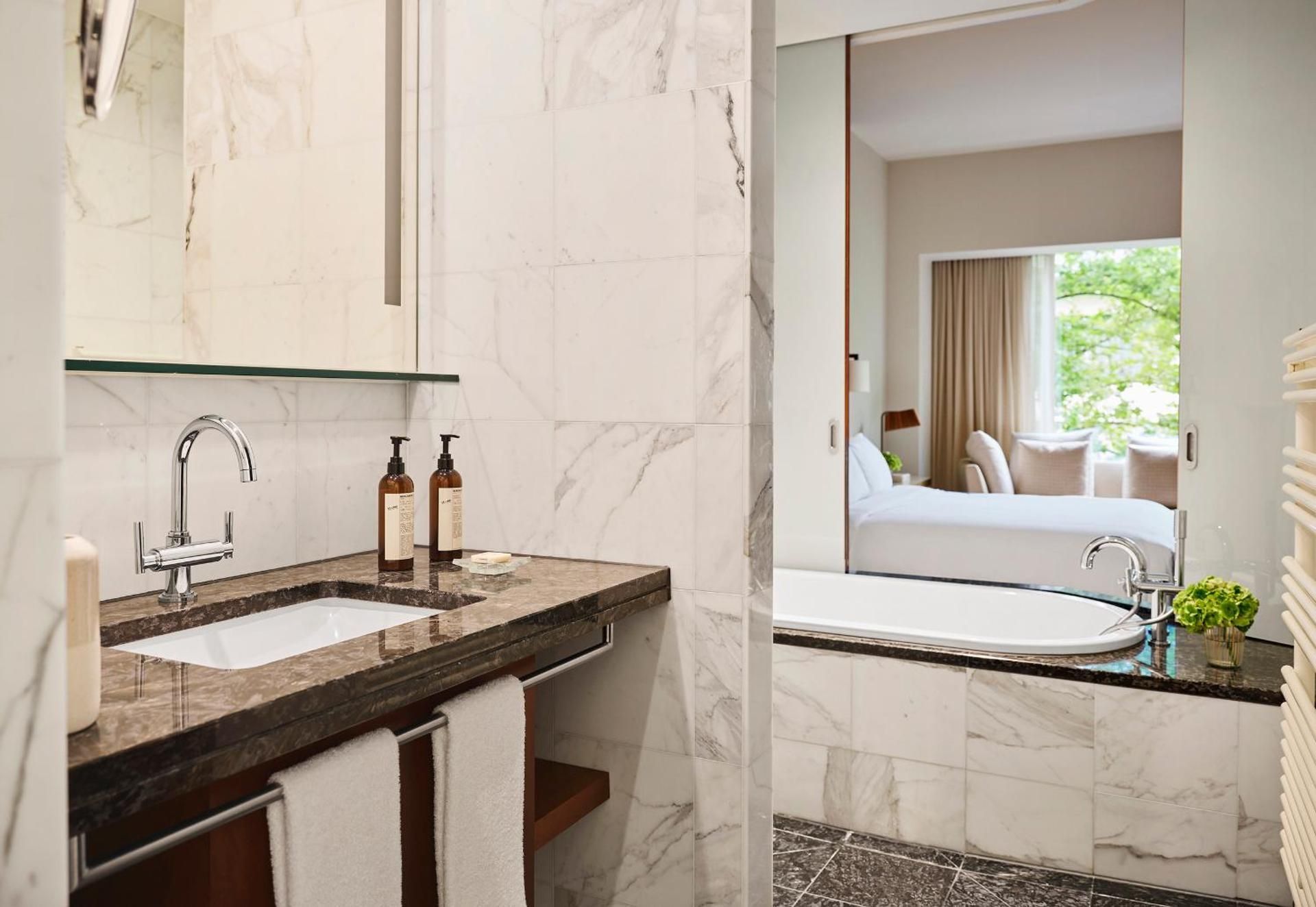 2bedroom Park Corner Suite