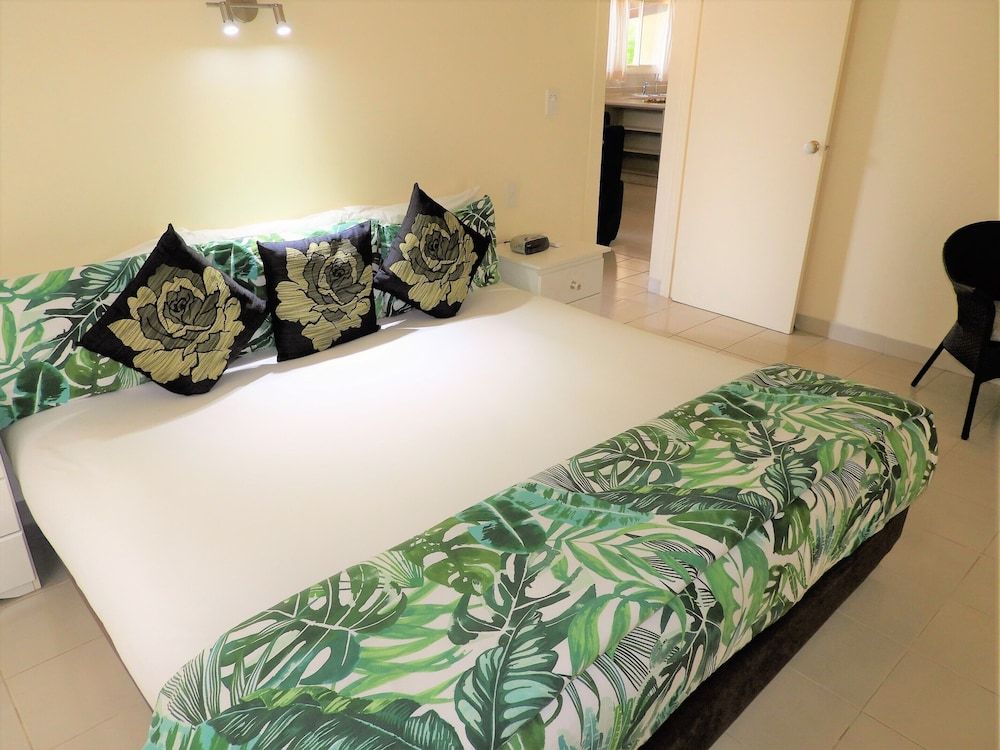 The Edgewater Resort & Spa 3 Bedroom Beachfront Villa 3