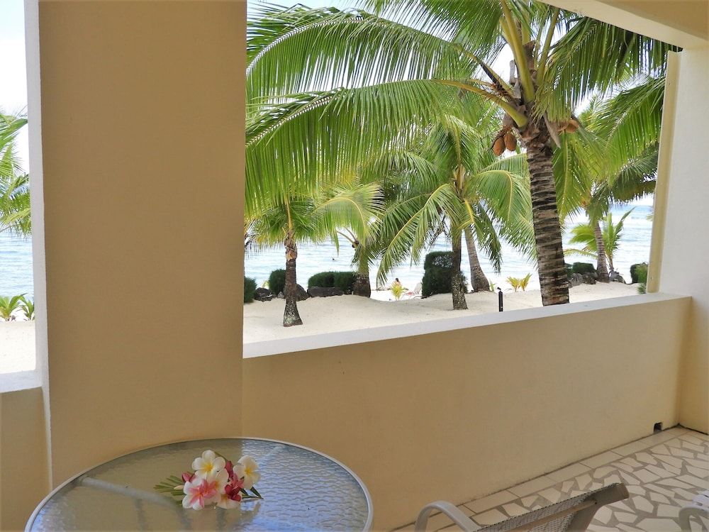 The Edgewater Resort & Spa 3 Bedroom Beachfront Villa 5