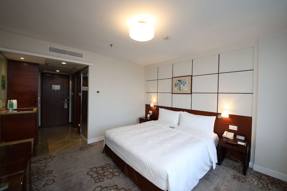 undefined Liuhua Hotel 5