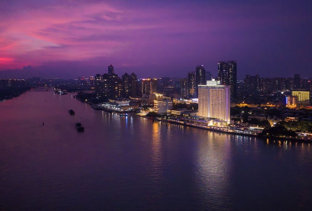 undefined White Swan Hotel