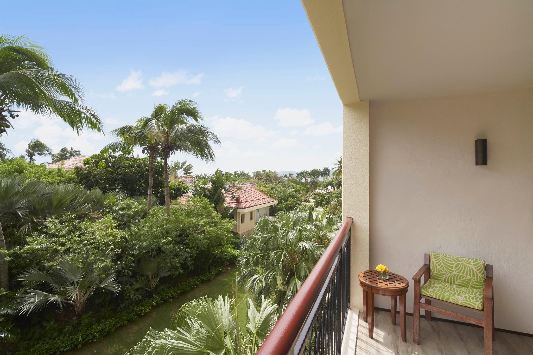 Scenic Room, Guest room, 1 King, Garden view, Balcony