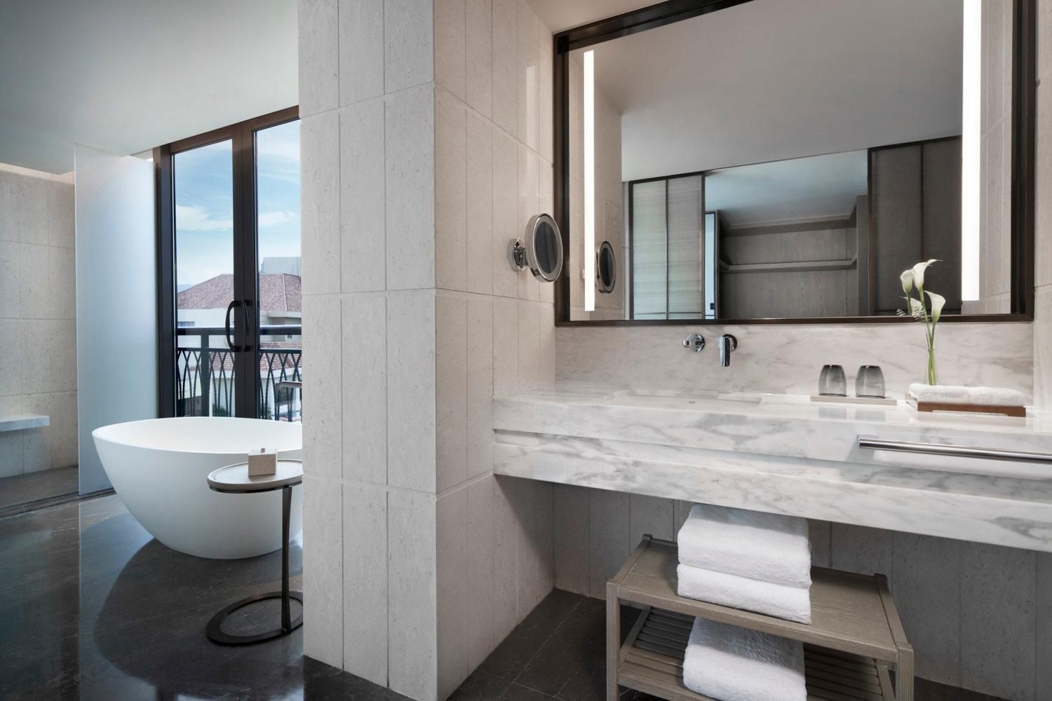 panoramic ocean suite, 1 bedroom suite, 1 king, oceanfront, balcony