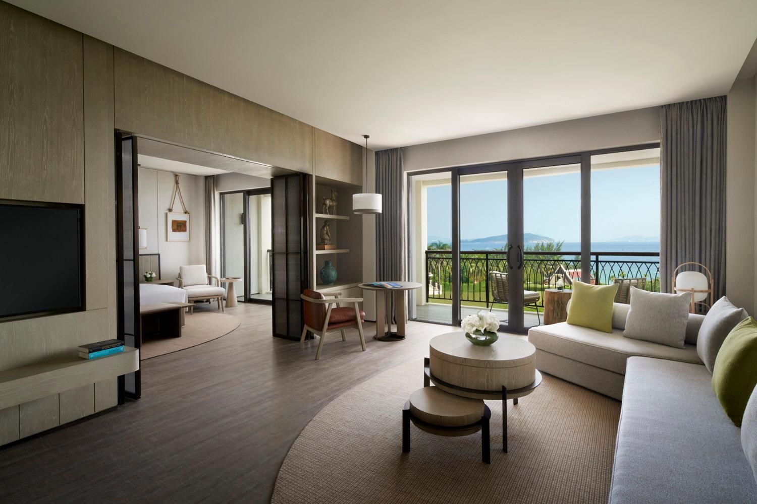 deluxe ocean view suite, 1 bedroom suite, 1 king, oceanfront, balcony
