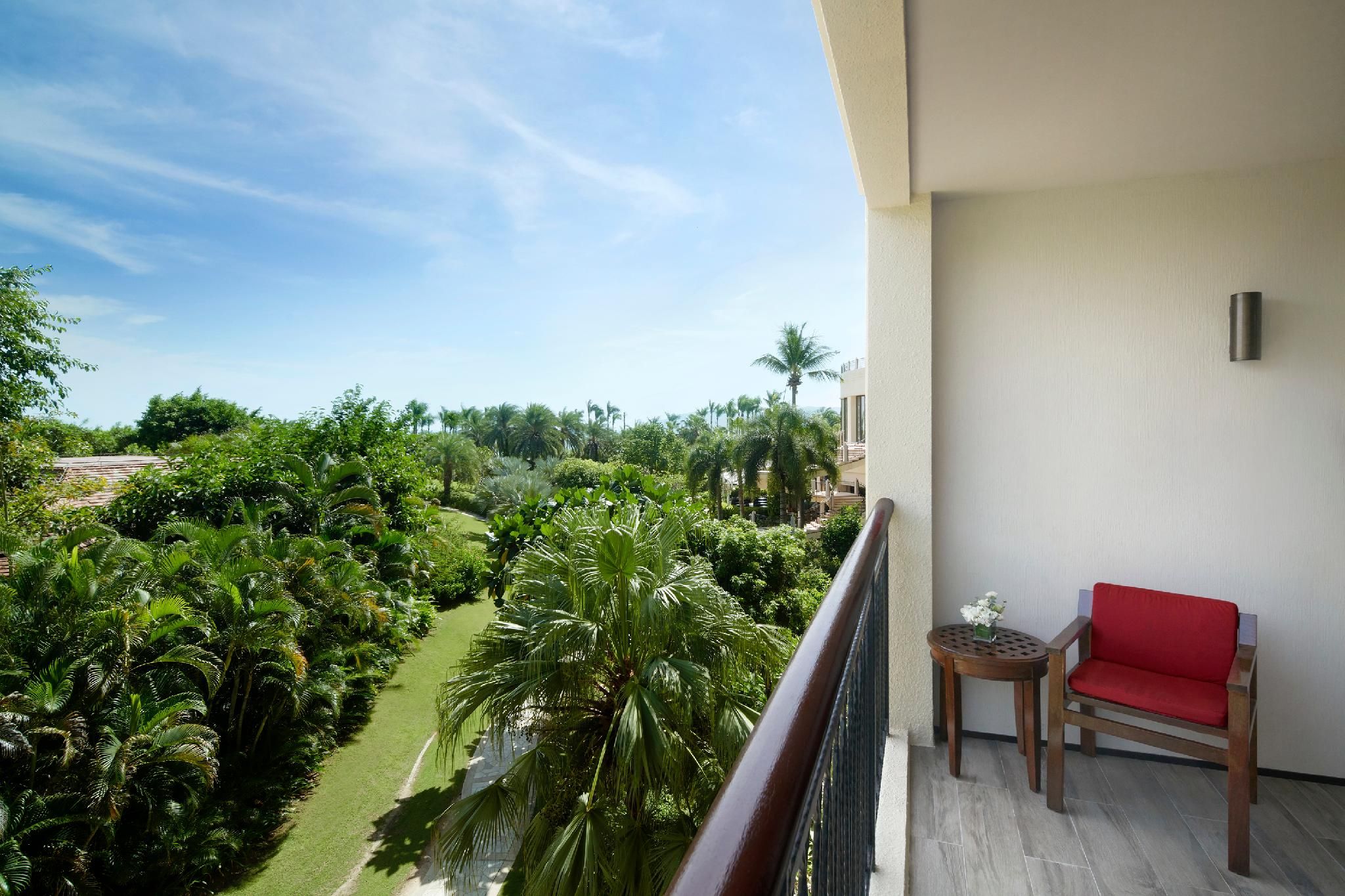 deluxe scenic room, guest room, 1 king, garden view, balcony