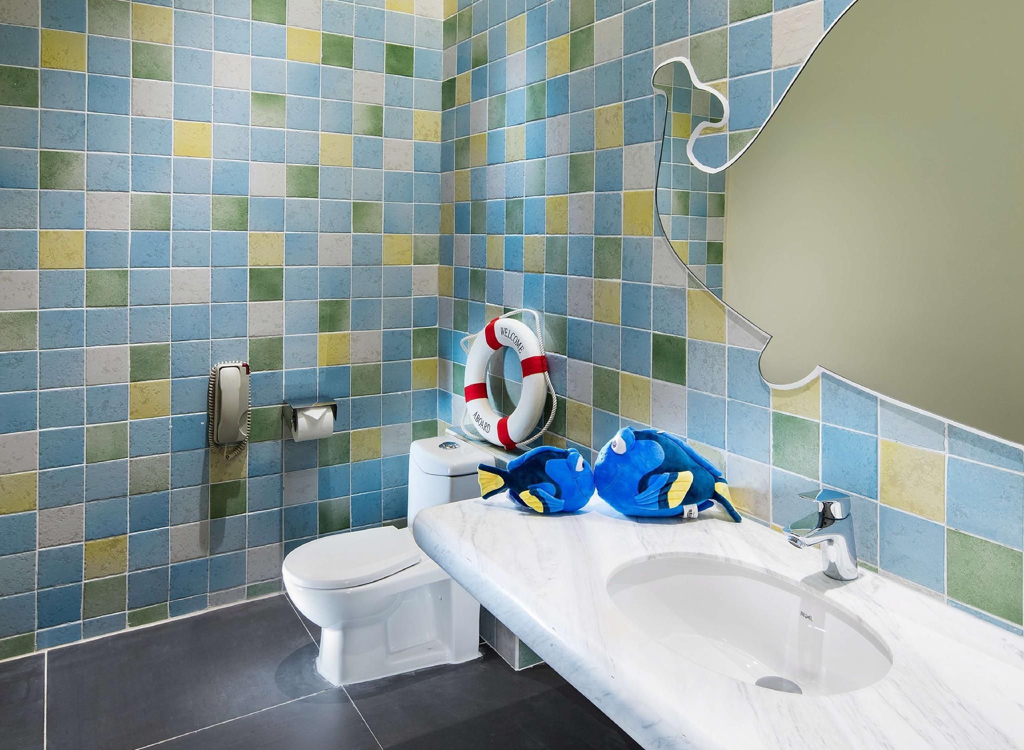 Deluxe Ocean View Family Suite