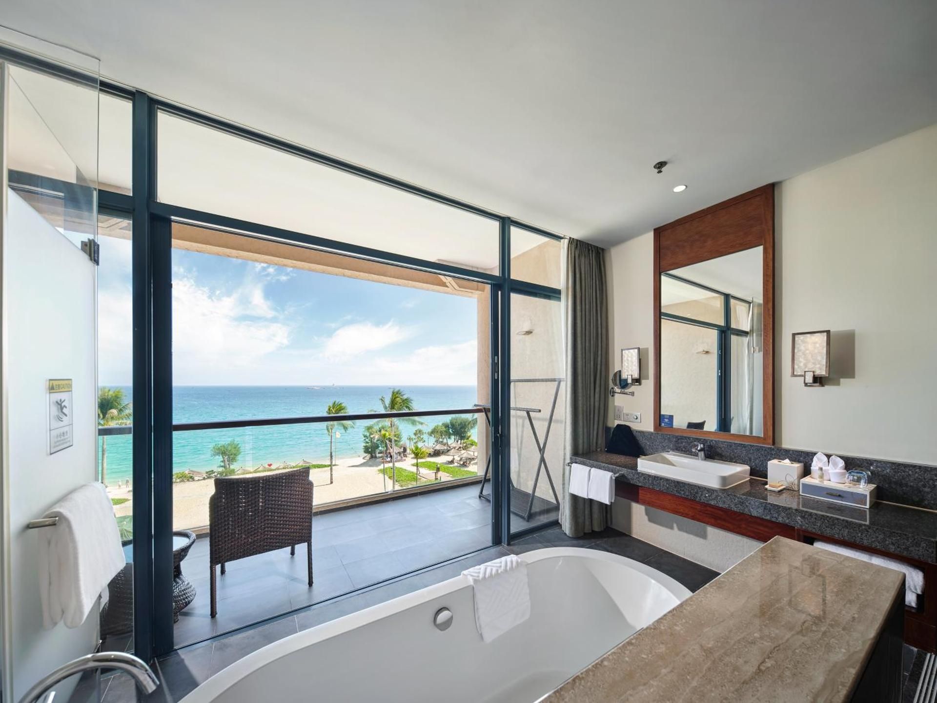 KING BEACH FRONT SUITE