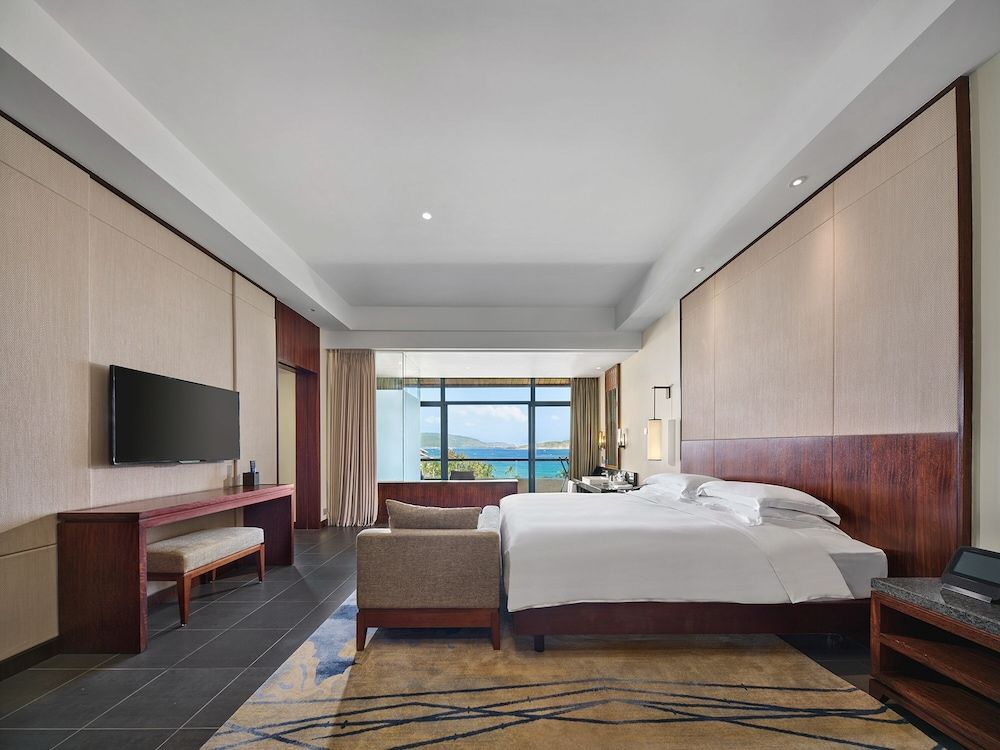 King Double Balcony Deluxe Ocean View Suite