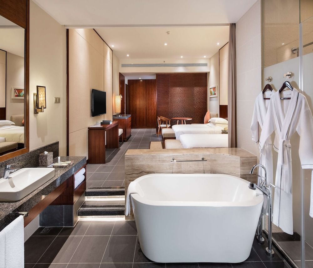 Hilton Sanya Yalong Bay Resort & Spa King Deluxe Scenic View Room 6