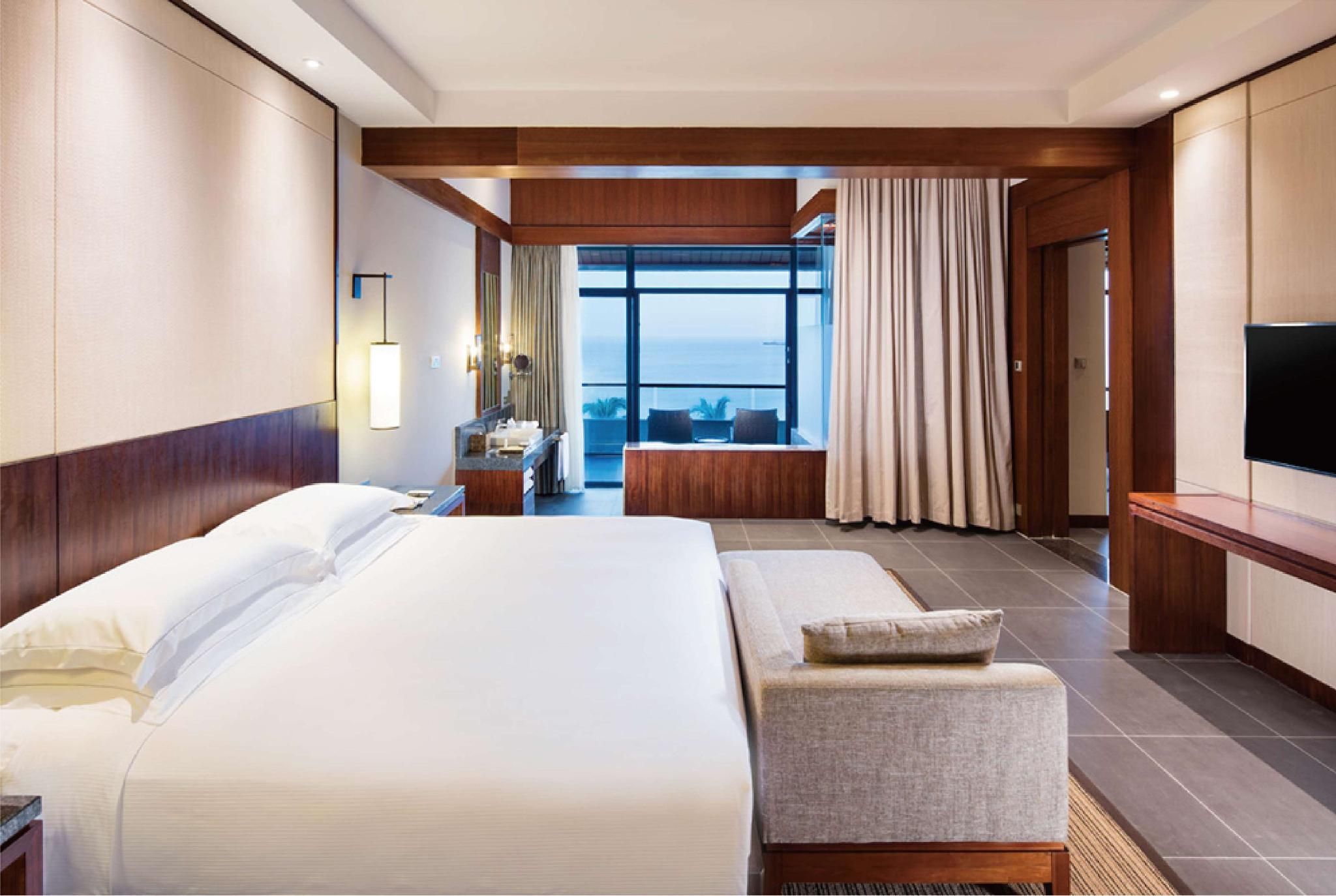 KING BEACH FRONT SUITE