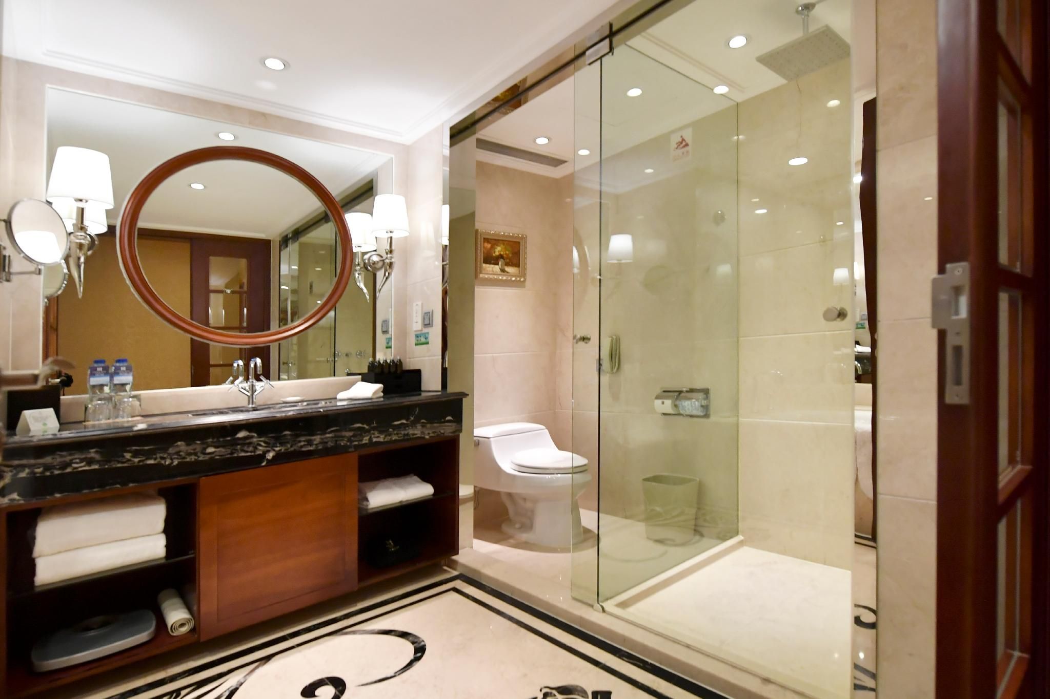 undefined Central Hotel 4