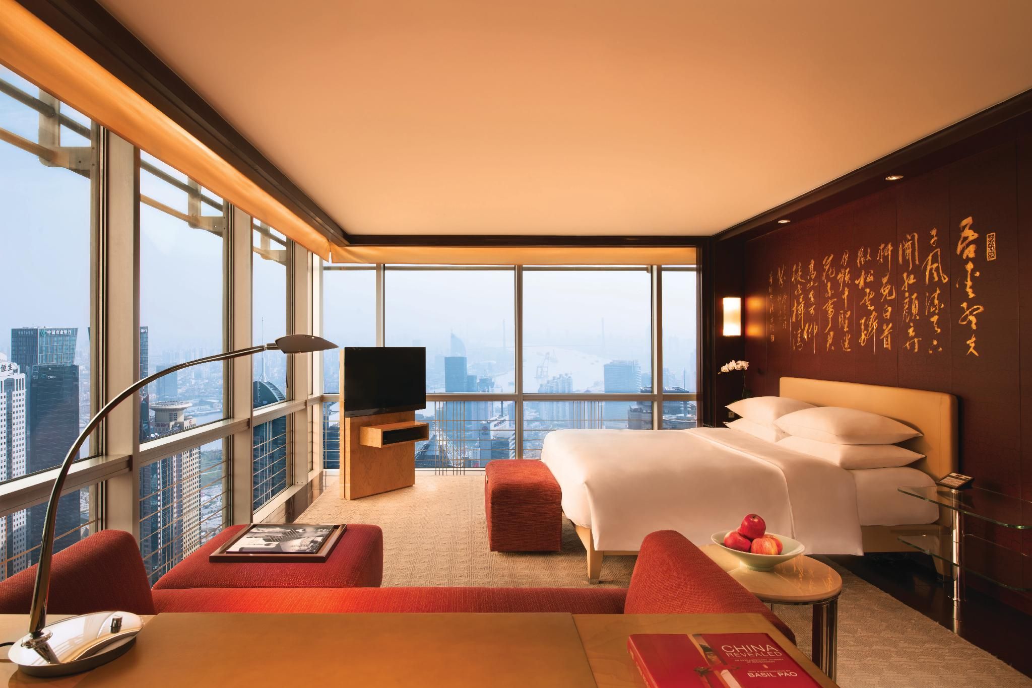 1 King Bed River View Deluxe