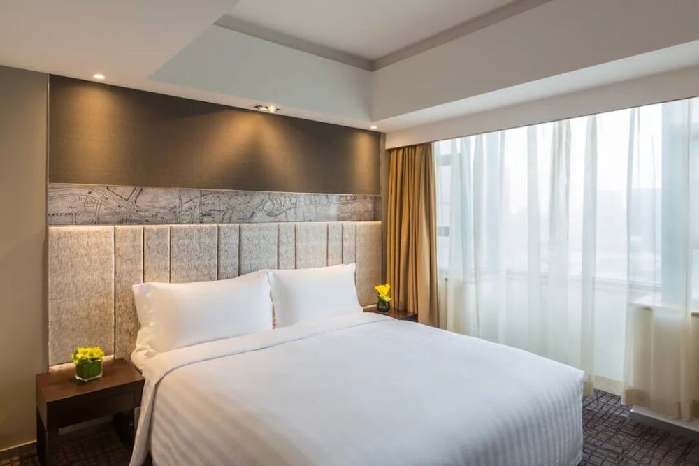 Deluxe Room, 1 King Bed, City View