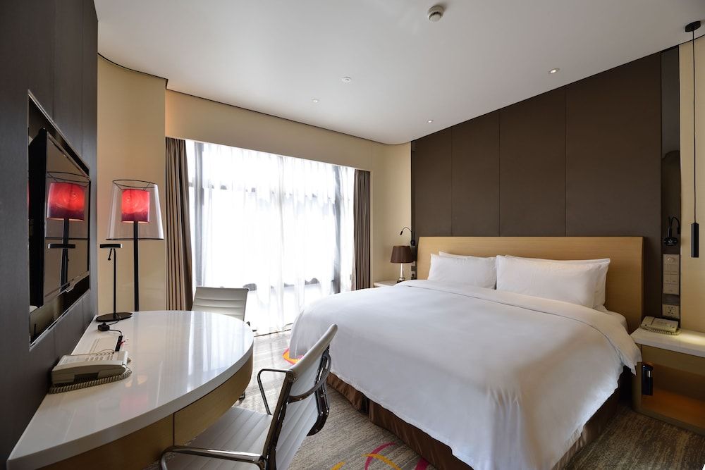 Hotel Equatorial Shanghai Equatorial Room, 1 Queen Bed