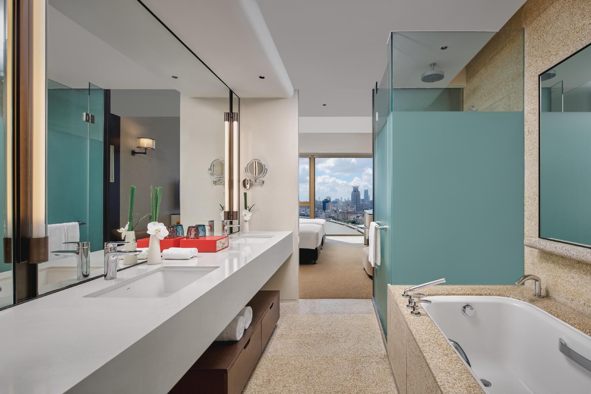 undefined Hyatt On The Bund 4