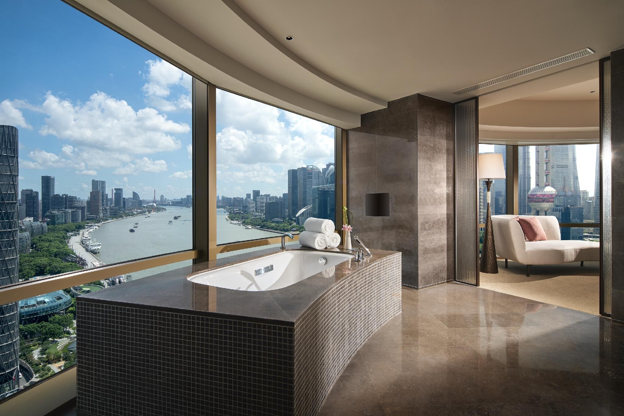 Hyatt On The Bund Diplomat Suite King 3