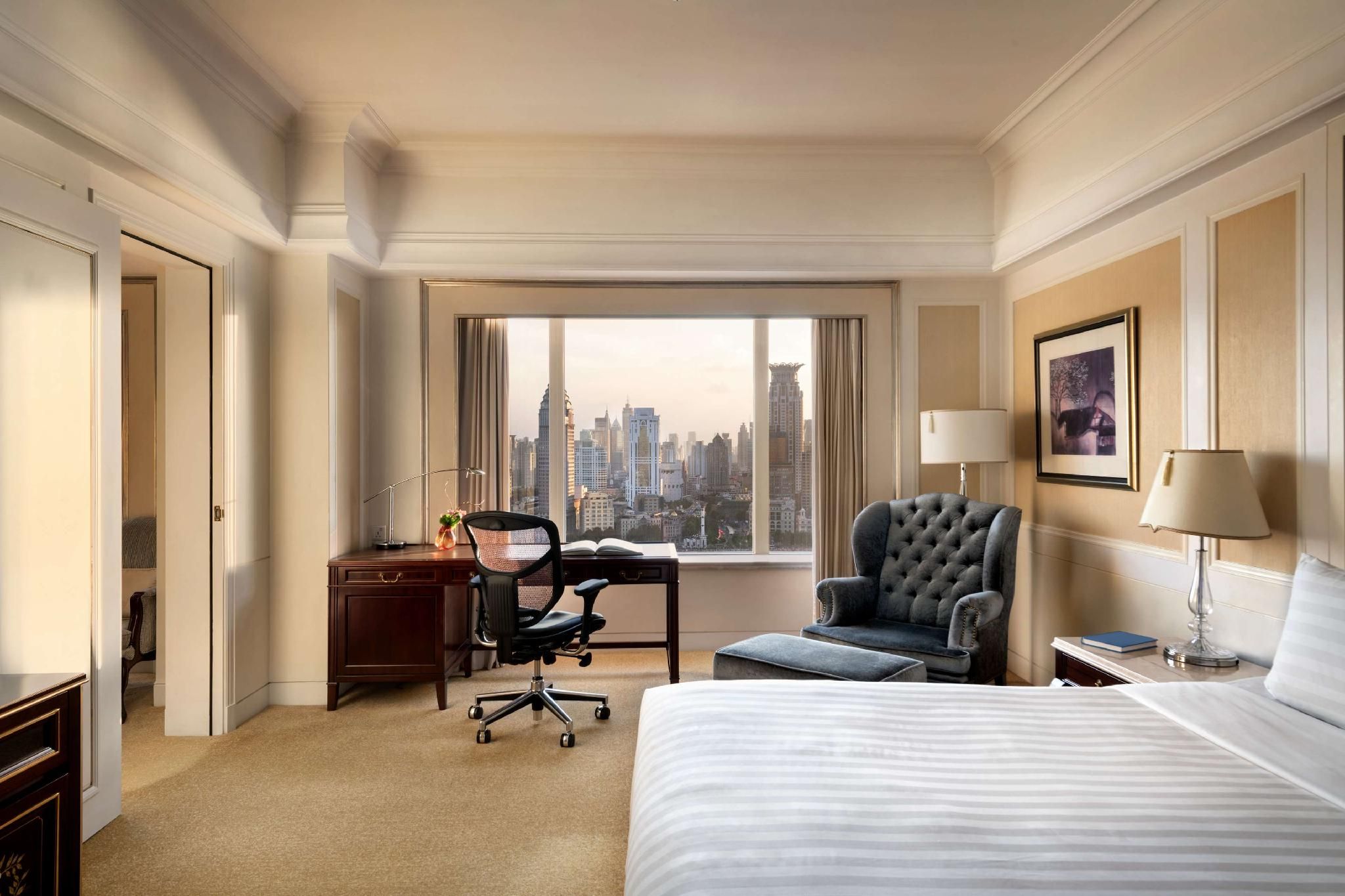 River Wing Horizon Suite 1 King