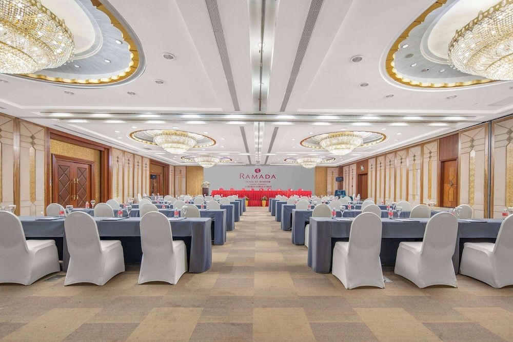undefined Ramada Plaza Pudong 10