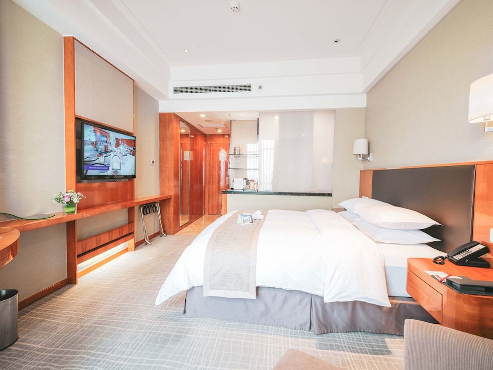 Ramada Plaza Shanghai Pudong Airport