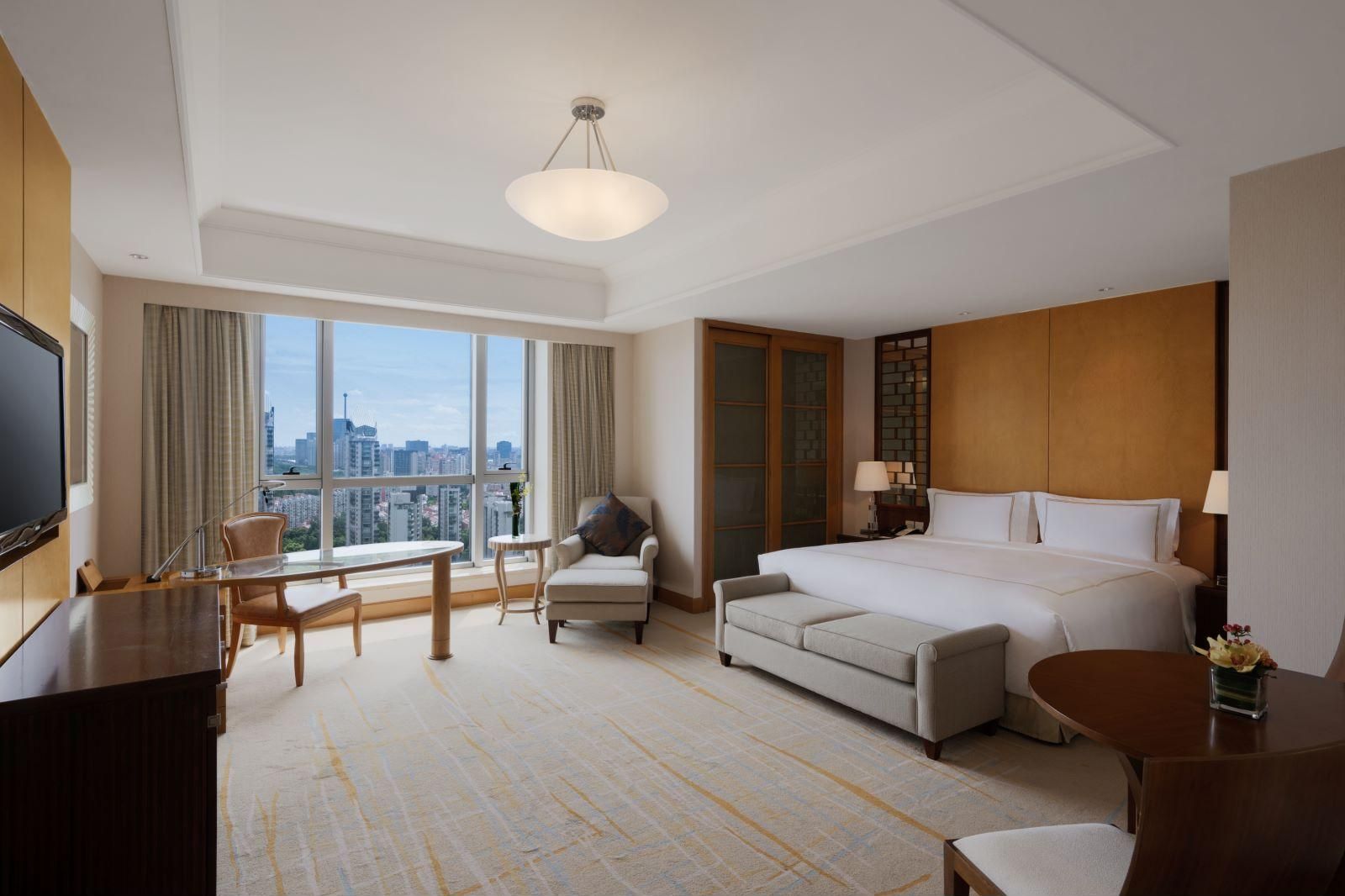 1 King Bed Deluxe Room