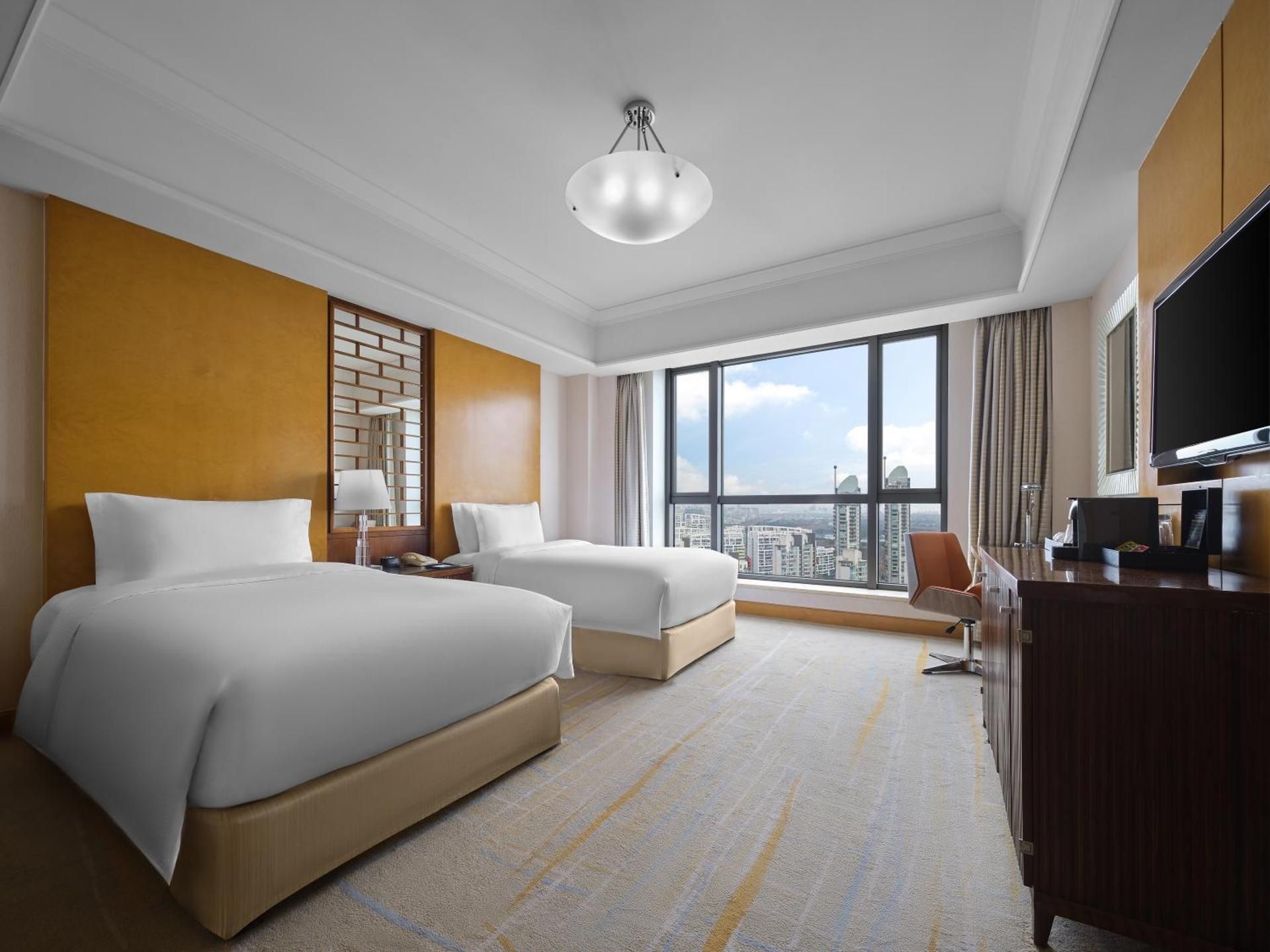 2 TWIN BEDS EXECUTIVE ROOM WITH LOUNGE ACCESS
