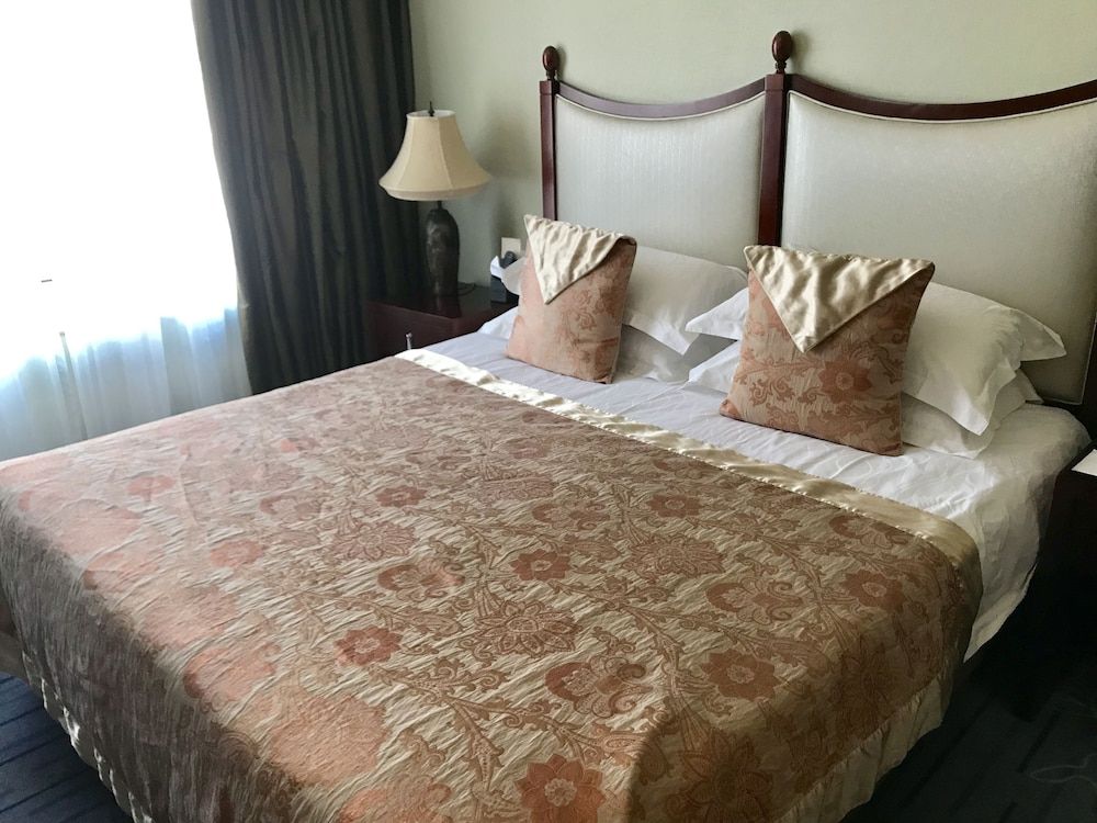 The Bund Riverside Hotel Room, River View