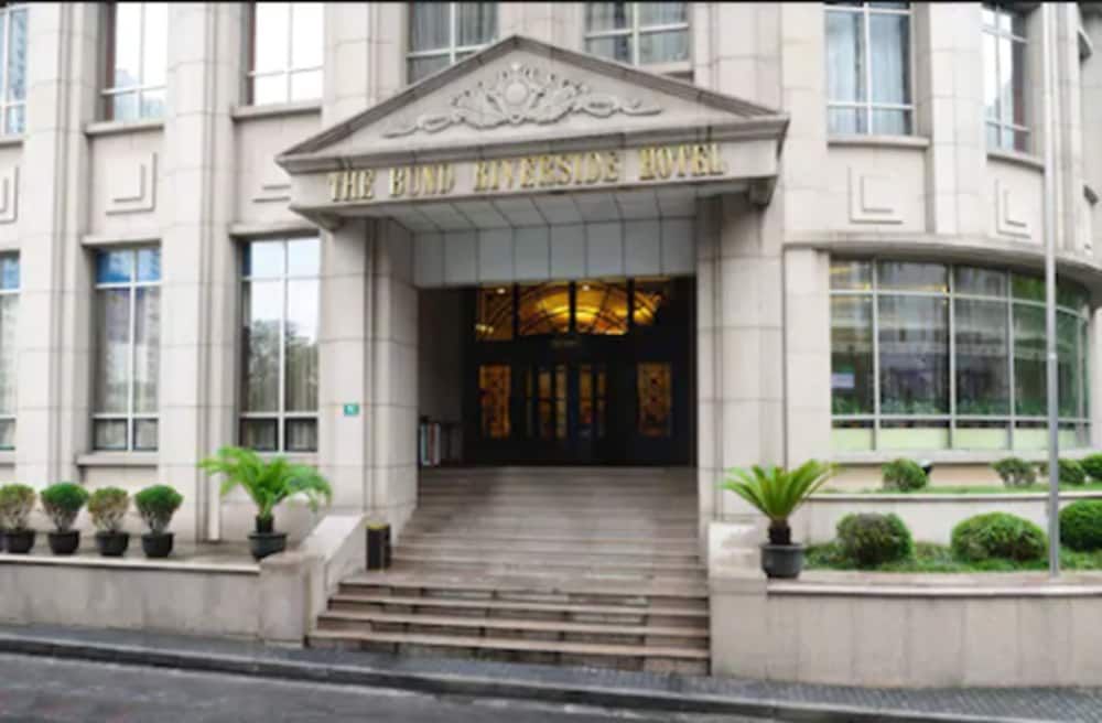 The Bund Riverside Hotel
