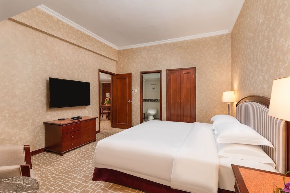 Century Plaza Hotel Deluxe Suite 3