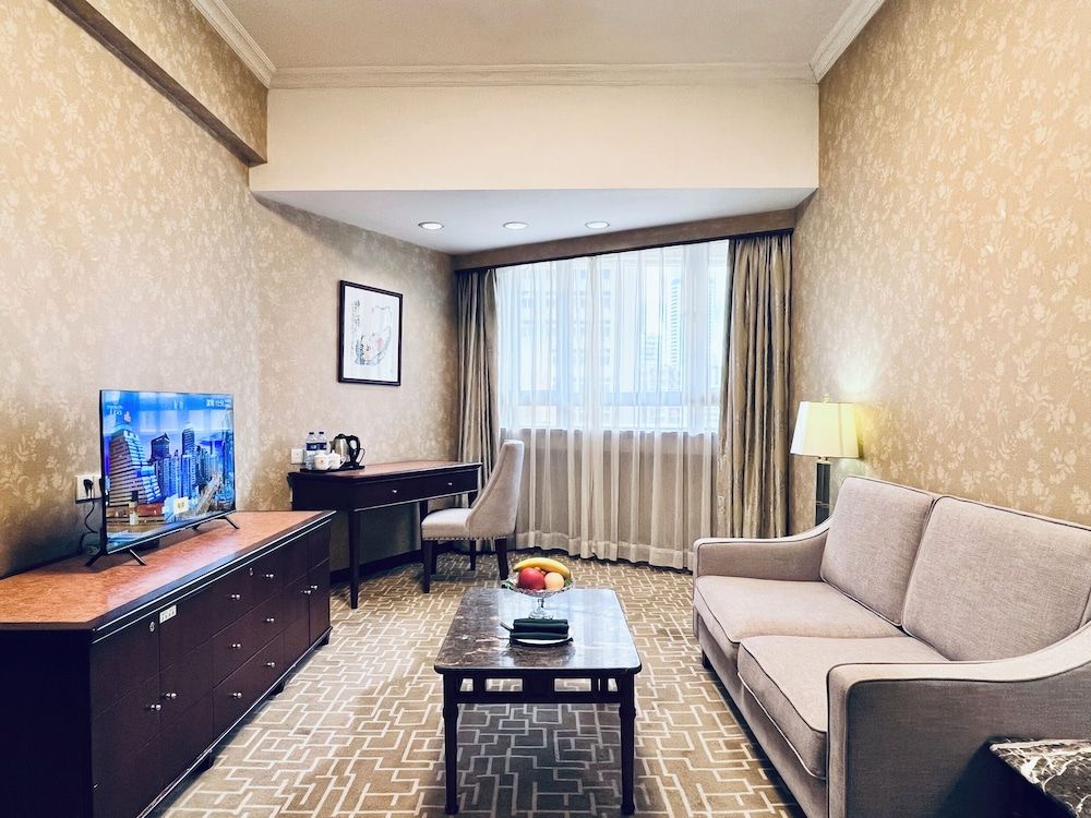 Century Plaza Hotel Deluxe Suite 5