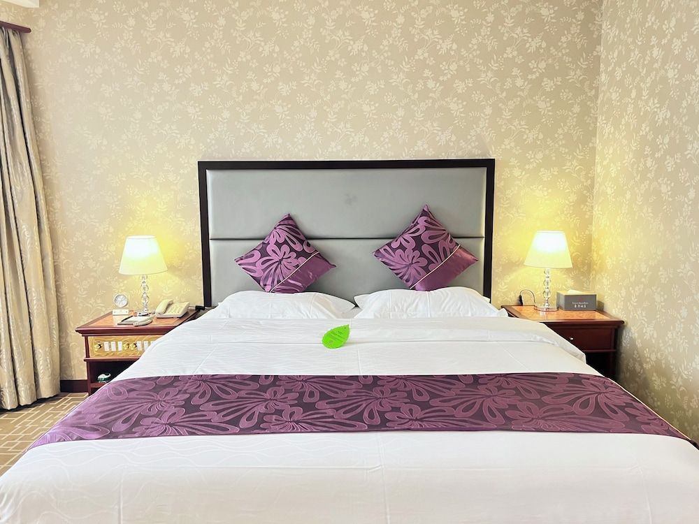 Century Plaza Hotel Business Deluxe Room, 1 Double Bed 5