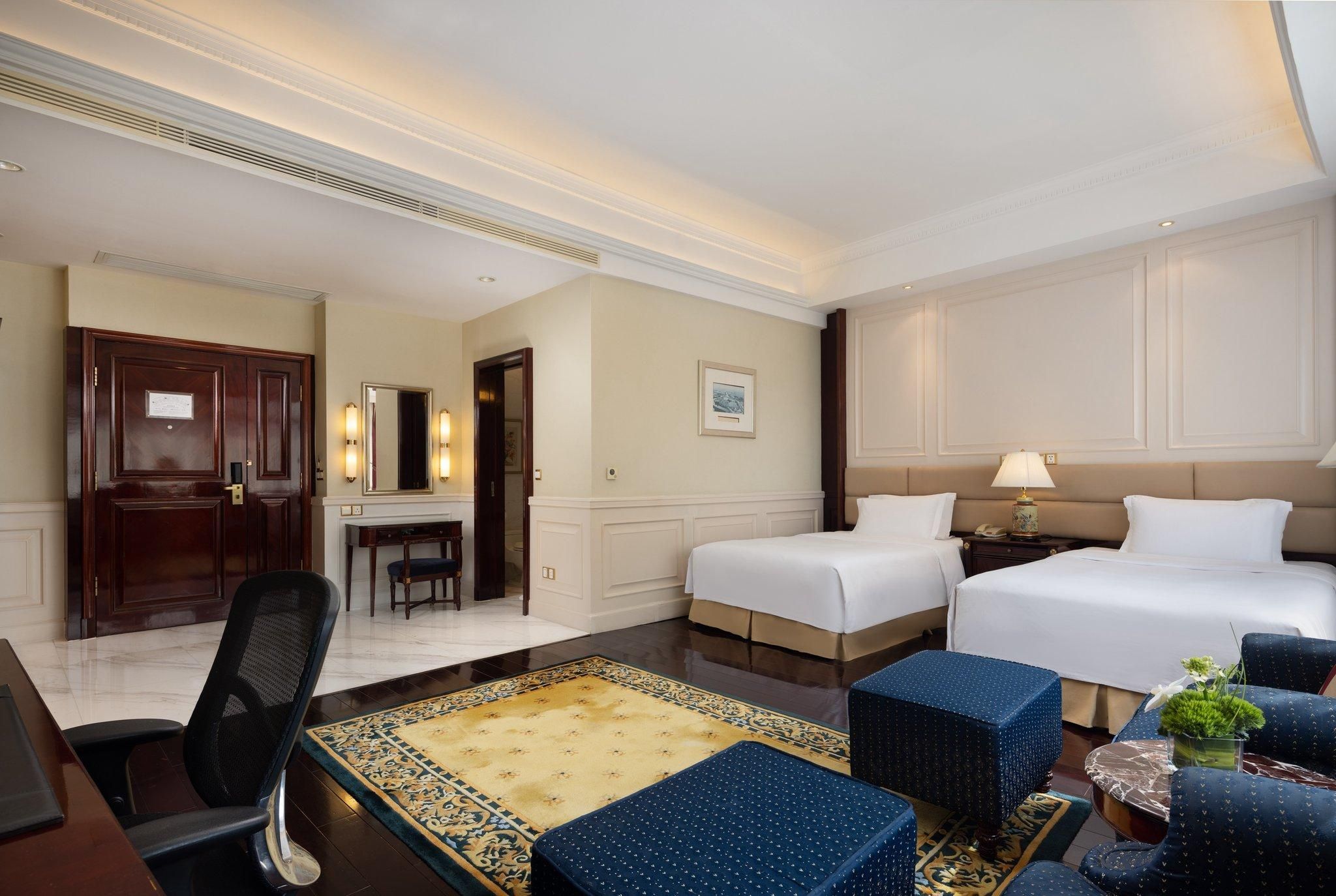 2 Twin Junior Suite Lounge Access