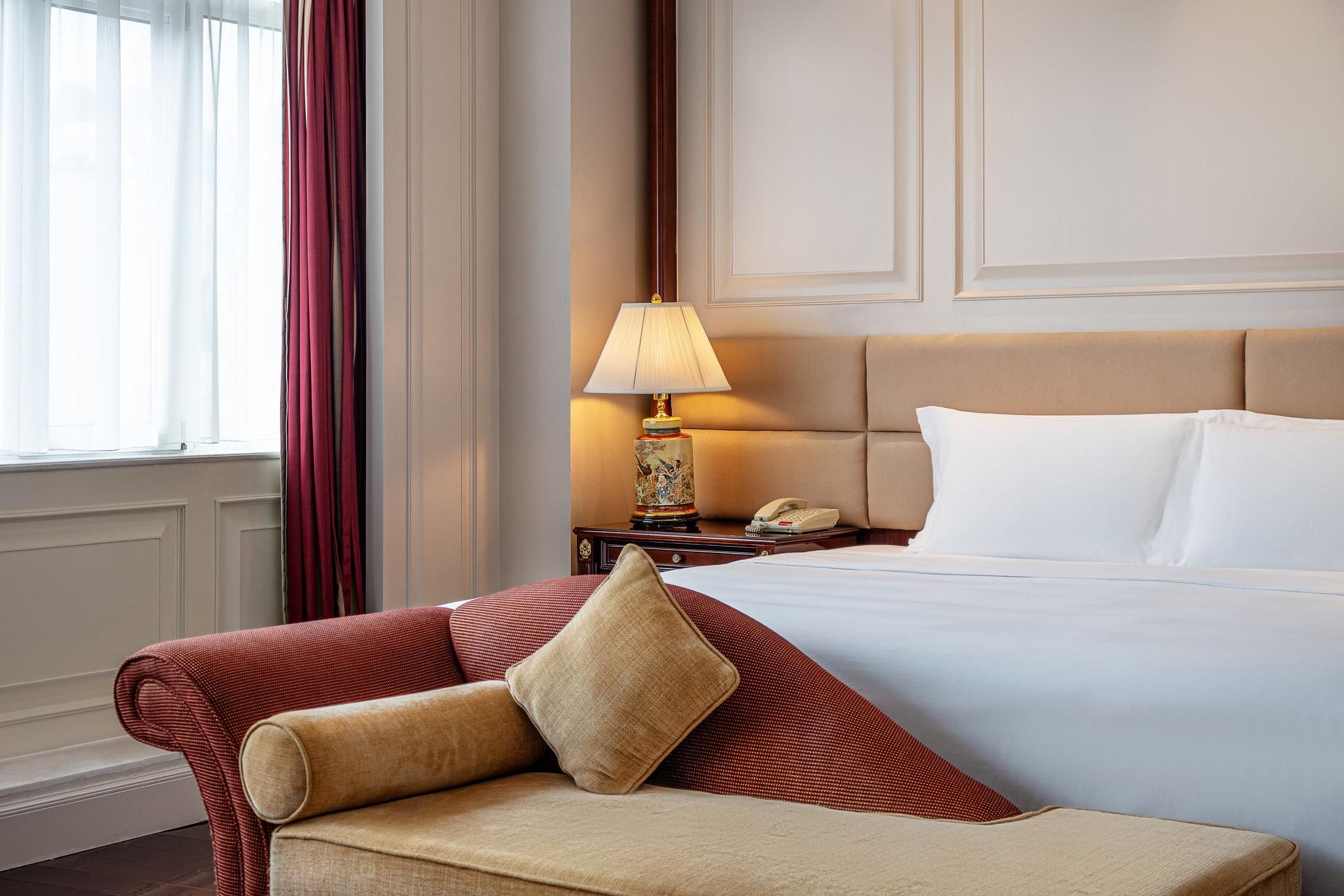 1 King Junior Suite High Floor Lounge Access
