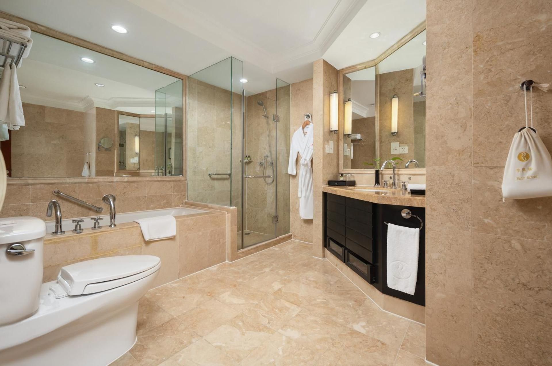 1 King Bed Suite
