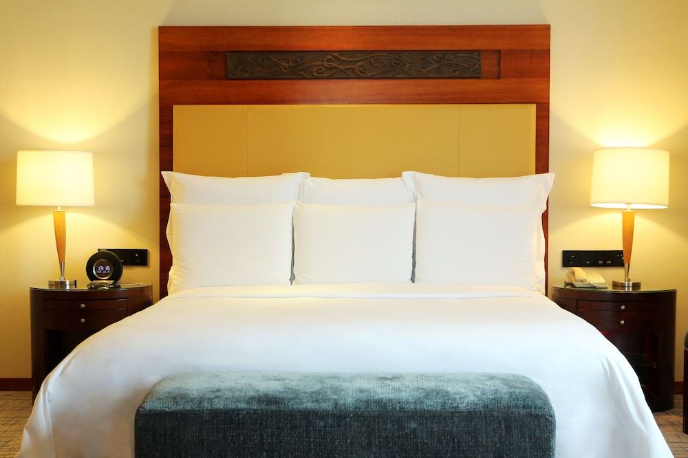 Suite, City View