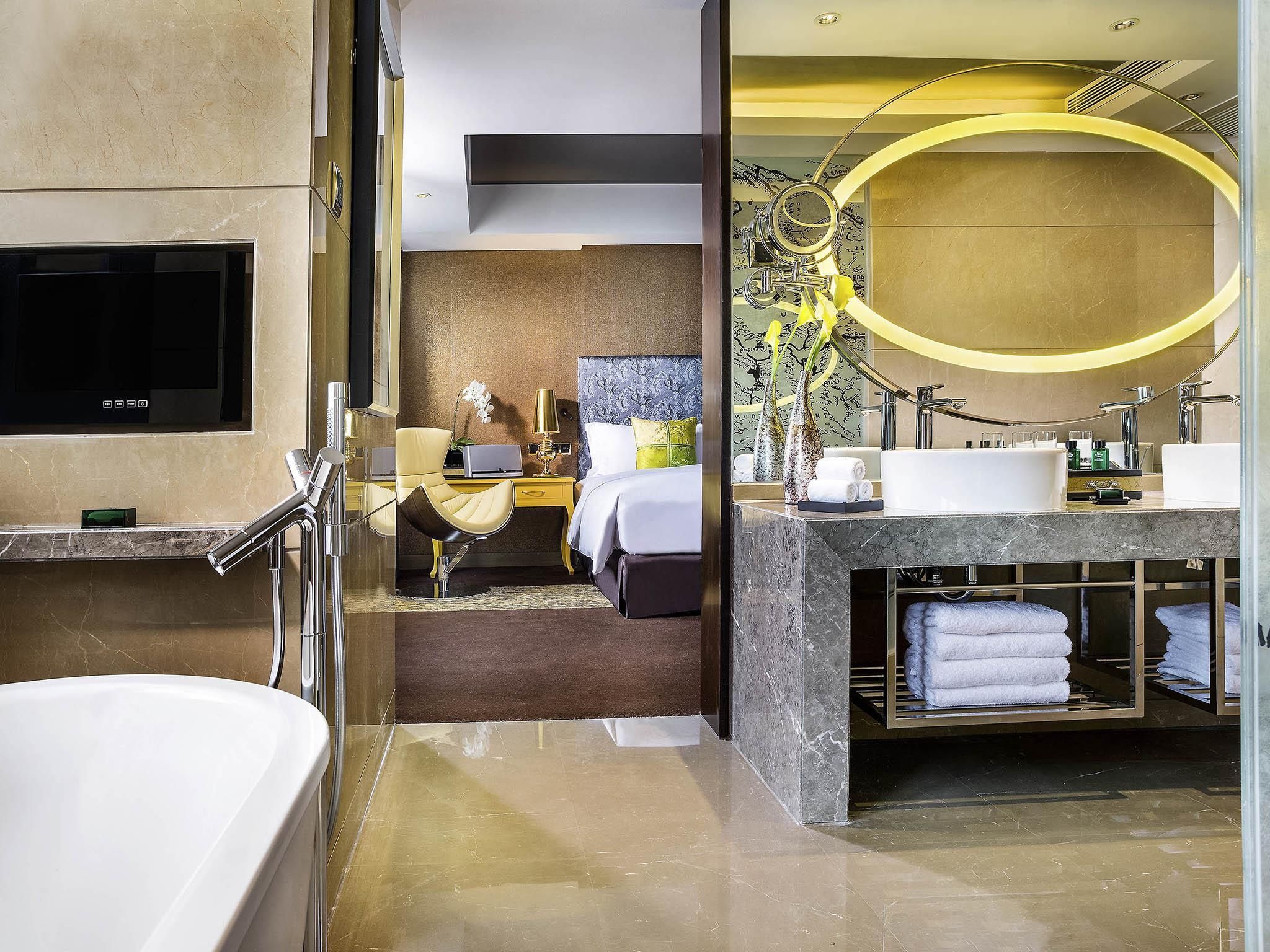 PRESTIGE SUITE, Club Millésime Access, 1 King-S ize Bed