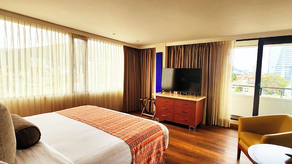 Business Suite, 1 King Bed with Sofa bed, Balcony