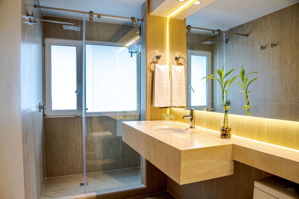 NH Bogotá Pavillon Royal Hotel Family Room 4